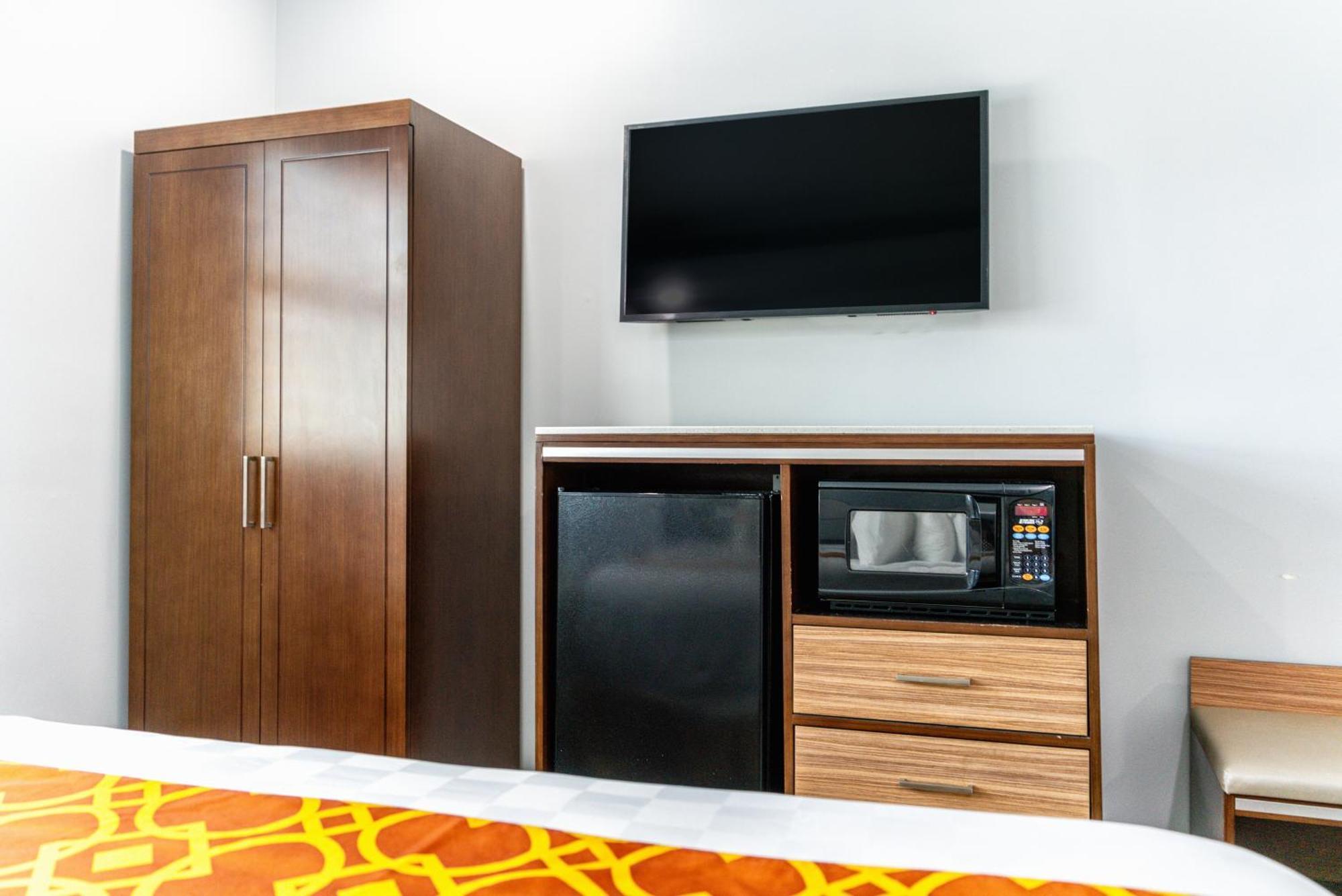 Rodeway Inn & Suites Пасадина Экстерьер фото