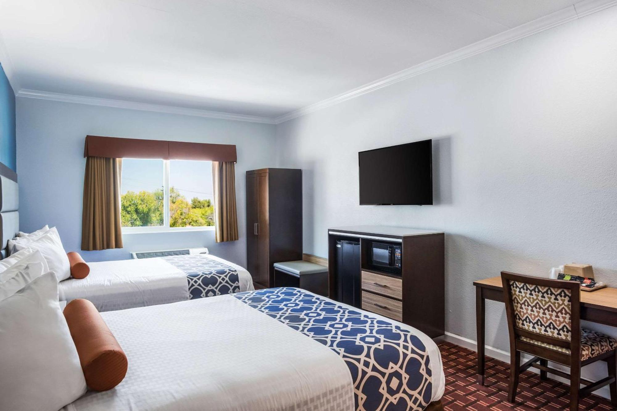 Rodeway Inn & Suites Пасадина Экстерьер фото