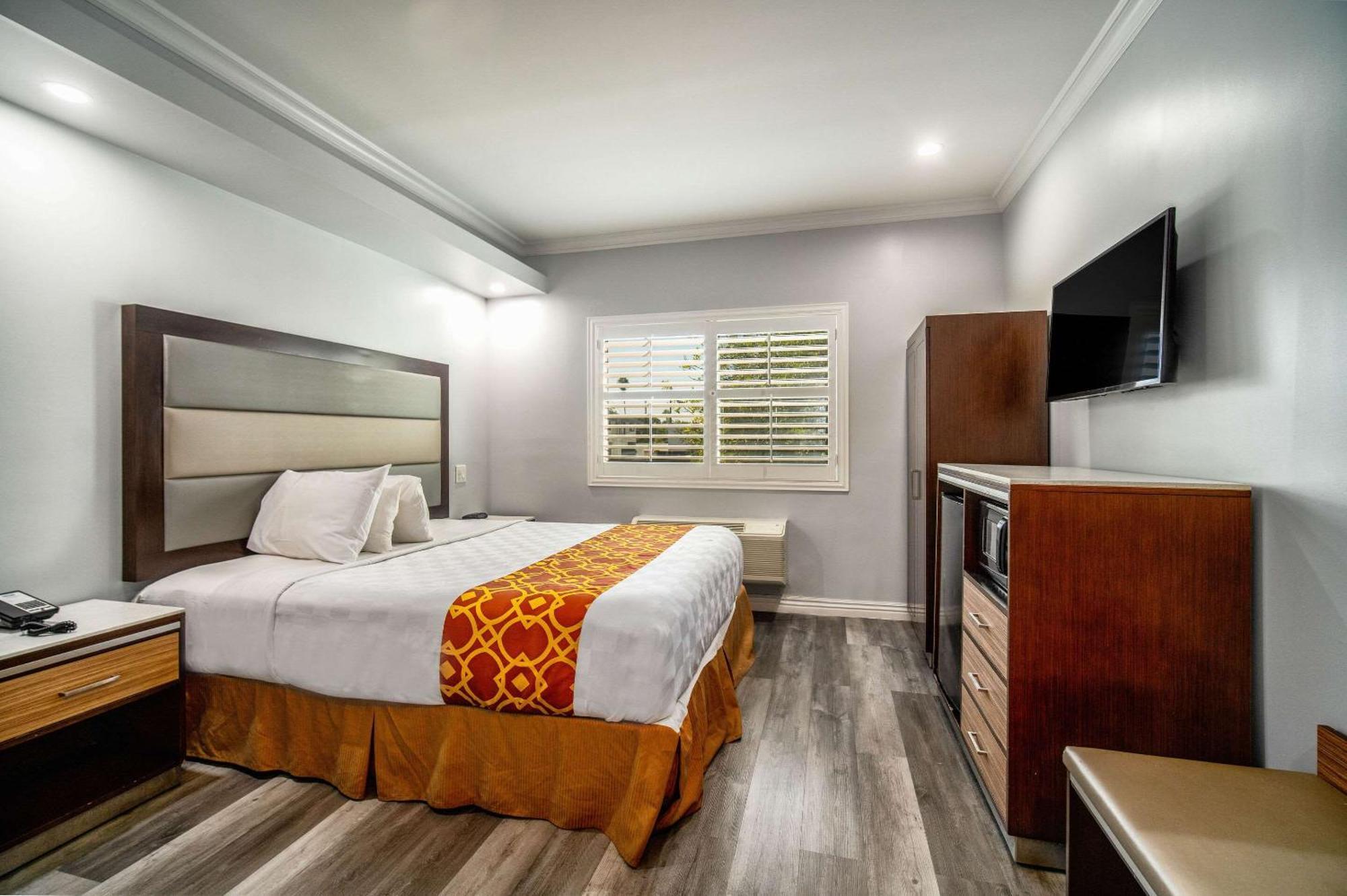 Rodeway Inn & Suites Пасадина Экстерьер фото